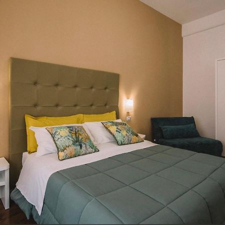 Tiziana'S House Bed and Breakfast Σαλέρνο Εξωτερικό φωτογραφία