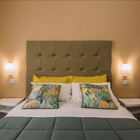 Tiziana'S House Bed and Breakfast Σαλέρνο Εξωτερικό φωτογραφία