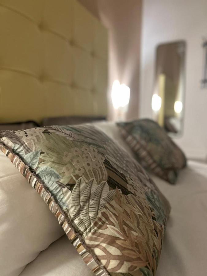 Tiziana'S House Bed and Breakfast Σαλέρνο Εξωτερικό φωτογραφία