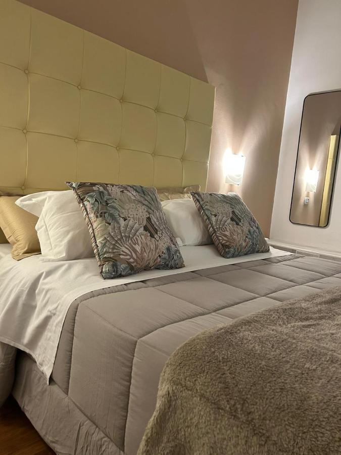 Tiziana'S House Bed and Breakfast Σαλέρνο Εξωτερικό φωτογραφία