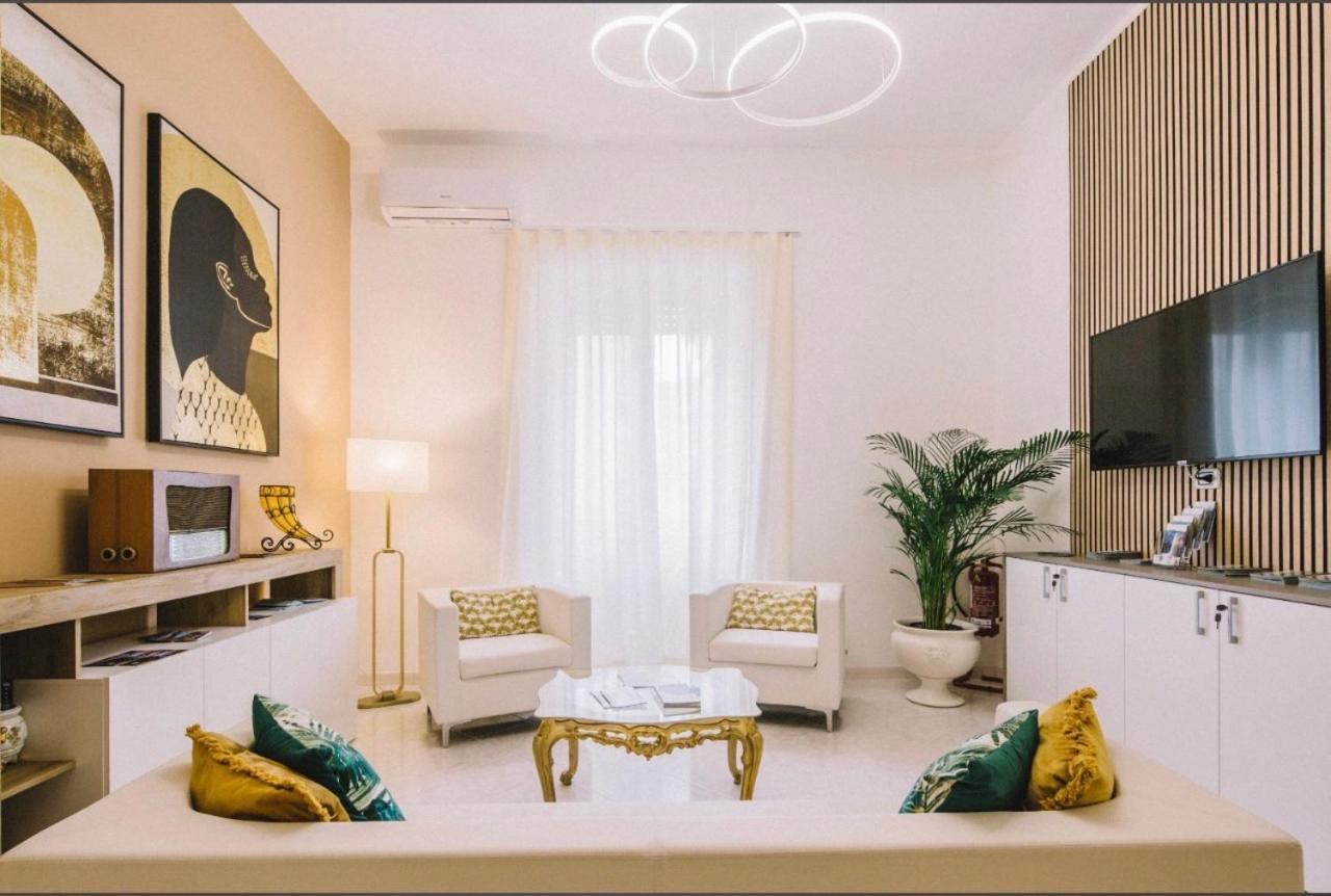 Tiziana'S House Bed and Breakfast Σαλέρνο Εξωτερικό φωτογραφία